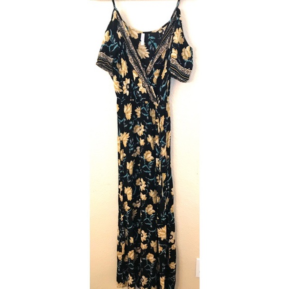 Open Shoulder Floral Maxi Dress - Picture 2 of 5